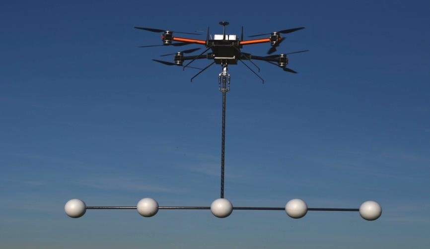MGT octocopter carrying a five-sensor magnetometer array
