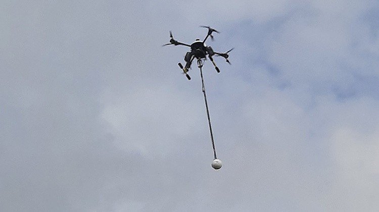 MGT octocopter with one suspended magnetometer