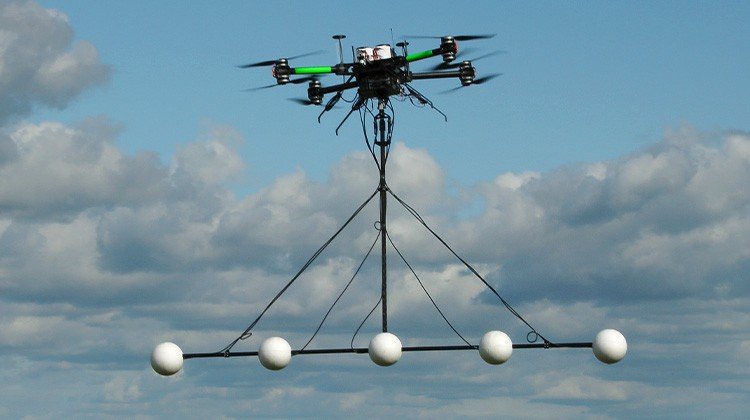 MGT octocopter with a suspended five-magnetometer array